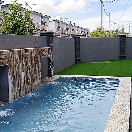 Rania Homestay With Private Pool Seri Iskandar Perak Near Utp Uitm Kampong Bota Road Esterno foto
