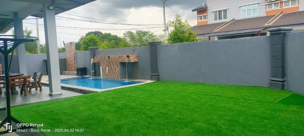 Rania Homestay With Private Pool Seri Iskandar Perak Near Utp Uitm Kampong Bota Road Esterno foto